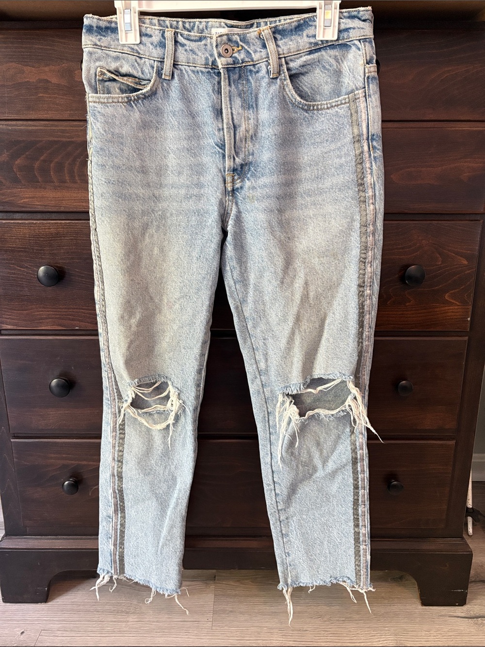 Zara Basic Denim Light Blue Denim Jeans with Contrast Stitching